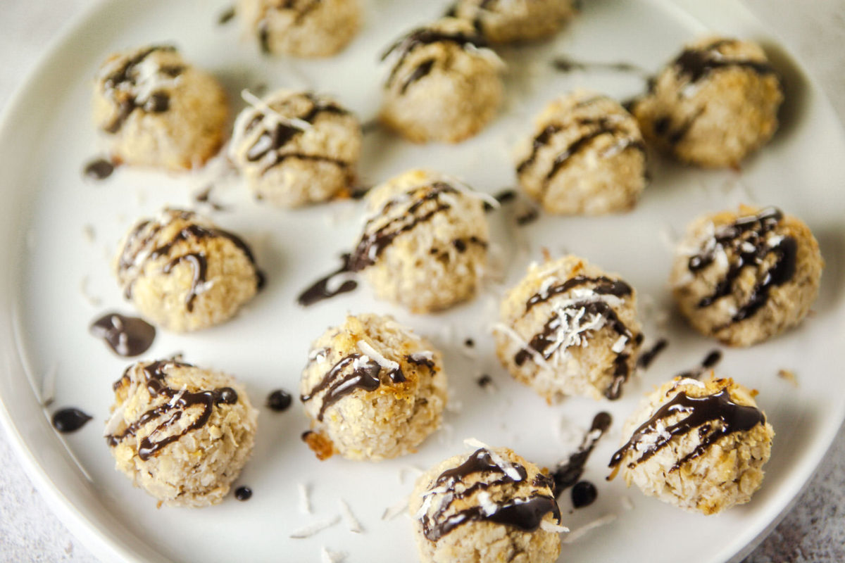 coconut macaroons - plant based sweet treats 